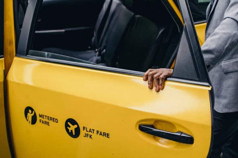 airport taxi real time tracking